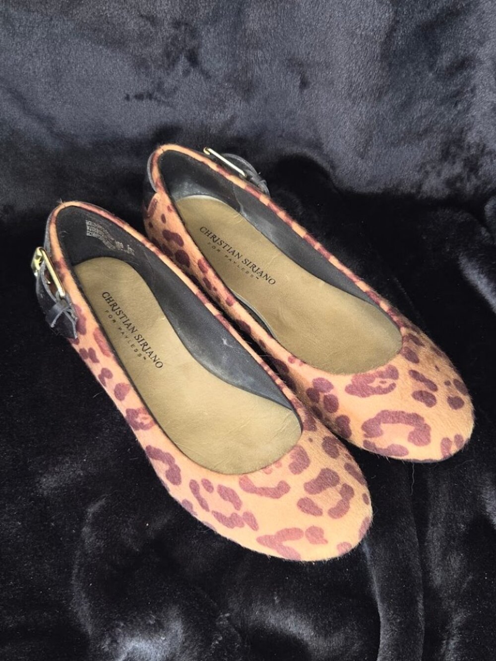Christian Siriano Cheetah Leopard Print Suede Flats W Gold Buckle Detail SZ 7